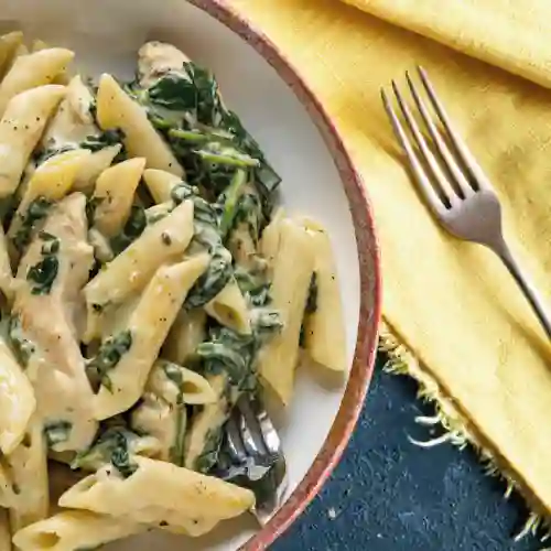 Pasta Espinacas con Tocineta