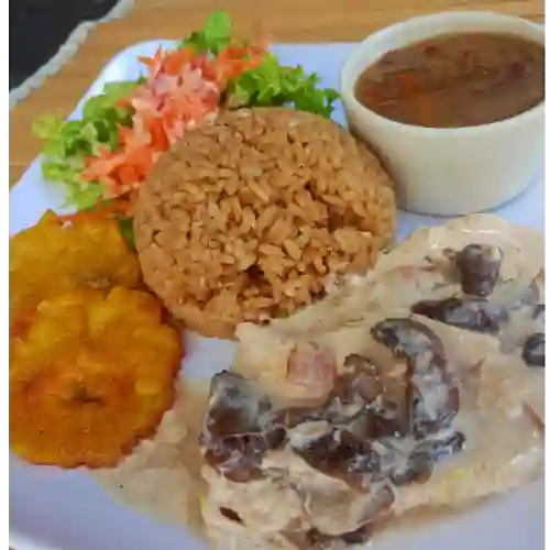 Pechuga en Salsa de Champiñones