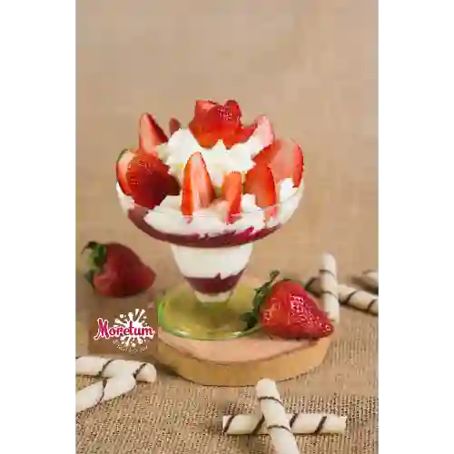 Fresa con Crema Sencilla de 12 Onzas