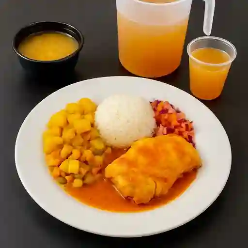 Pollo en salsa con verdura caliente