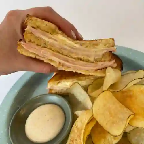 Sándwich de Jamón y Queso