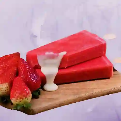 Paleta de Fresa Rellena Leche Condensada