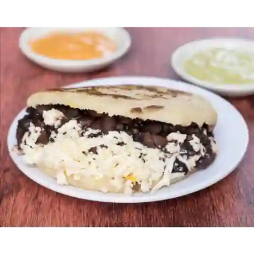 Arepa Dominó