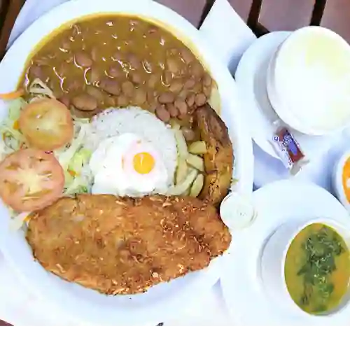 Bandeja con Róbalo Ala Milanesa