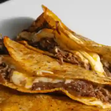 Bandeja de quesabirria x 3 (tacos)