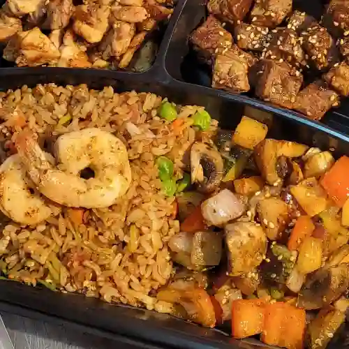 Yaki carne de res, cerdo y pollo