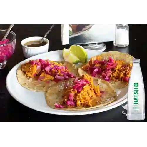 Combo Cochinita Pibill + Hatsu Mineral con Gas 300 ml