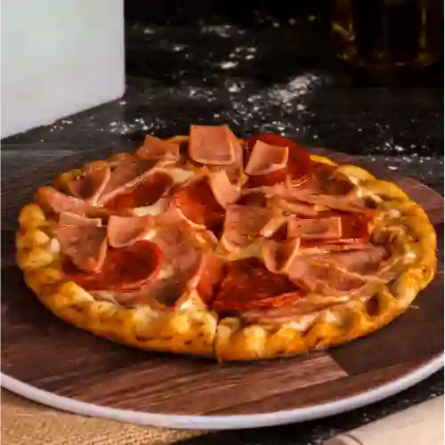 Pizza Clásica de Carnes Personal