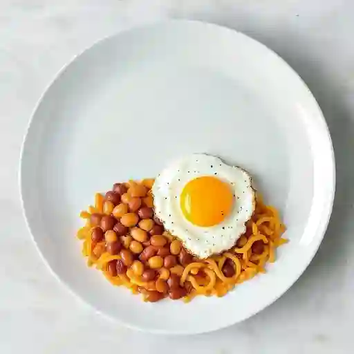 Calentado De Frijol Con Huevo Al Gusto