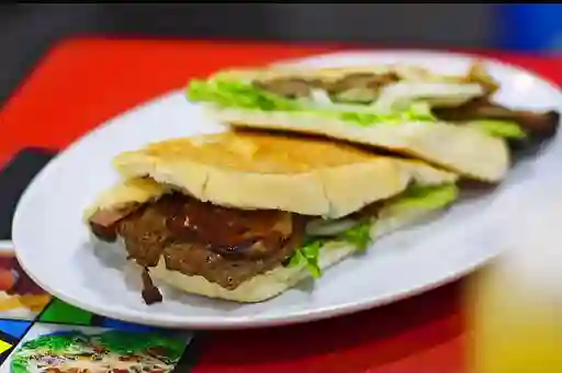 Sándwich de Carne y Plátano
