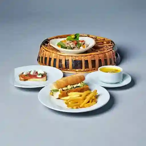 Miti Miti Sandwich y Ensalada