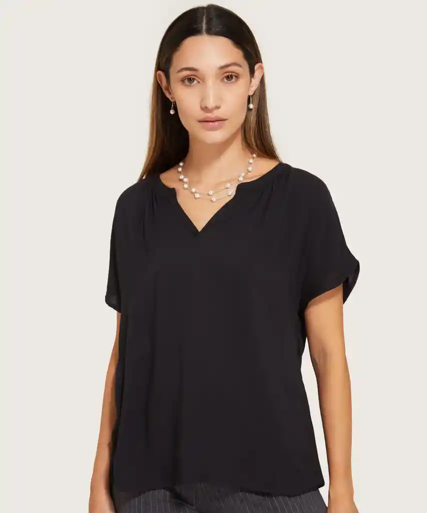 Blusa Manga Corta Con Cuello Mao Y Escote V