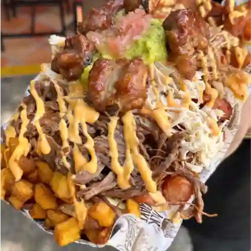 Salchipapa Monster Shake