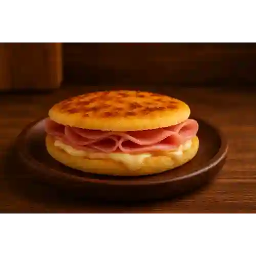 Arepa de Jamón y Queso