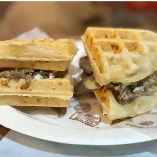 Waffles con carne
