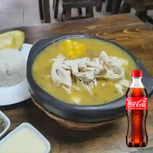 Combo Ajiaco Típico Grande + Coca Cola Original 500 ml