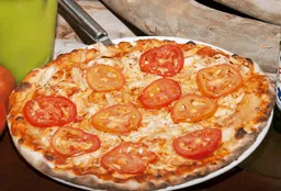 Pizza Pollo y Tomate Fresco