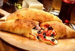 Calzone de Pepperoni y Aceitunas# 92