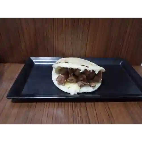 Arepa con Carne