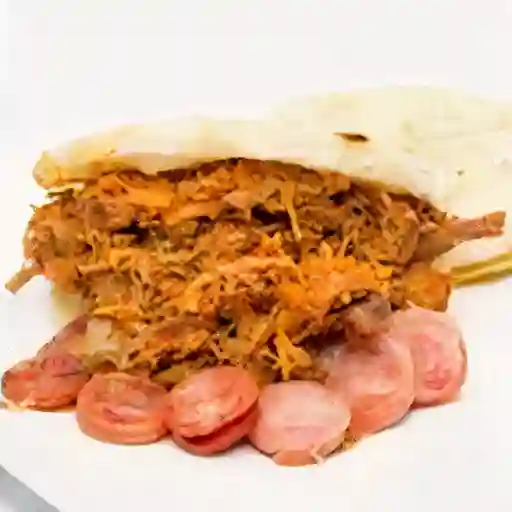 Arepa de Ropa Vieja y Chorizo