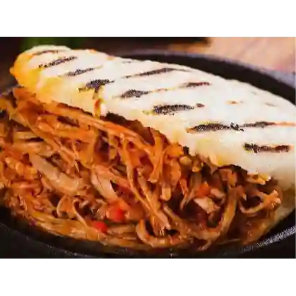 la Arepa con Ropa Vieja