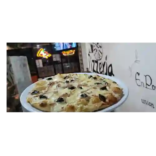 Pizza de Ciruela y Tocineta