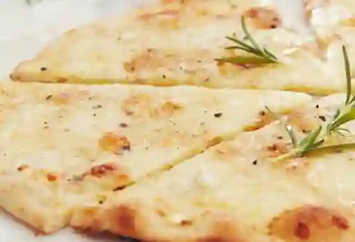 Pizza 4 Quesos Mediana 8 Porciones