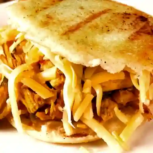 Arepa Asada de Pollo y Queso