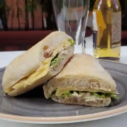 SAND SABANA CON SALSA TOMATE SECOS