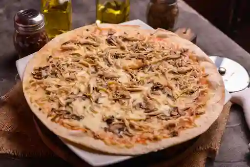 Pizza Pollo y Champiñones