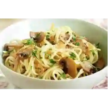 Spaghetti Pollo Champiñon