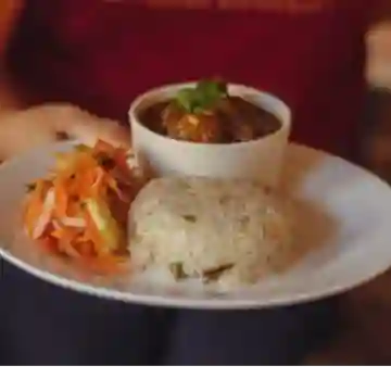 Butter Chicken con Arroz Pulao (Picante Suave)
