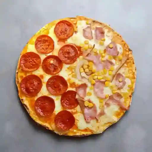 Pizza Pepperoni Tocino y Maíz