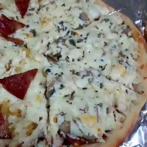 Pizza Pollo y Champiñones S