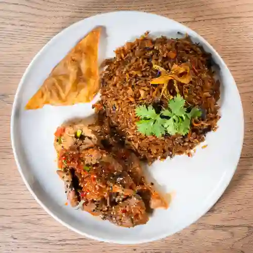 Cerdo en Salsa Nampla Dulce + Bebida