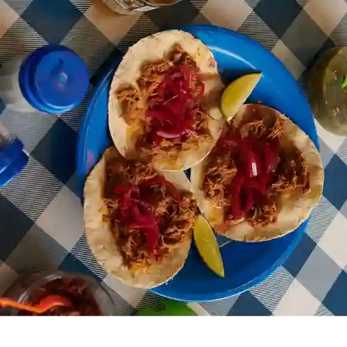 Taco con Costra y Cochinita Pibill