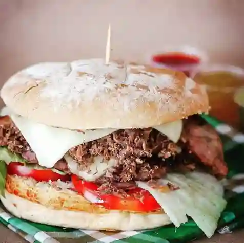 Hamburguesa ropa vieja