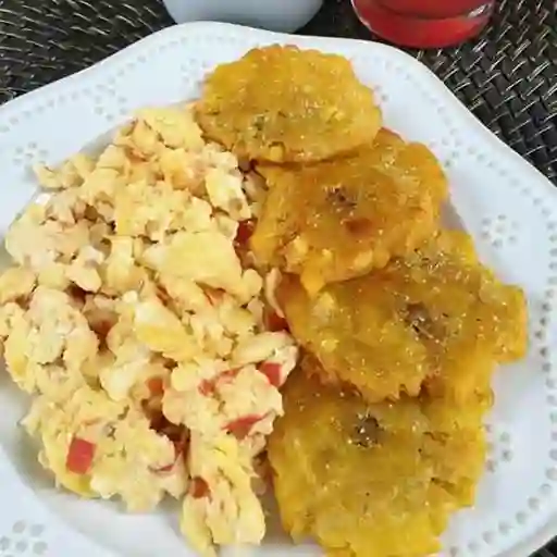 Huevos Con tomate y cebolla