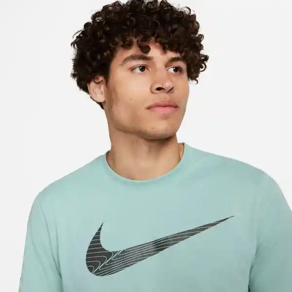 Nike Camiseta M Df Tee 2 Yr Swoosh Verde T.S Ref: FJ2464-309