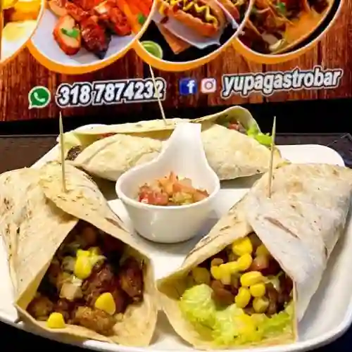 Super Tacos Pollo y Tocineta