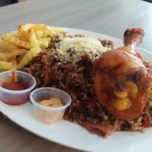Arroz Chino Presa de Pollo Papa Francesa