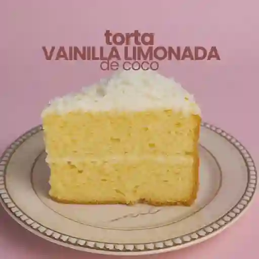 Porción torta vainilla limonada de coco