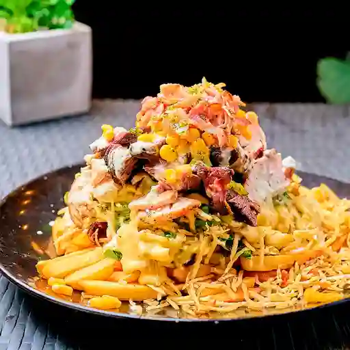 Salchipapa Pollo Suiza