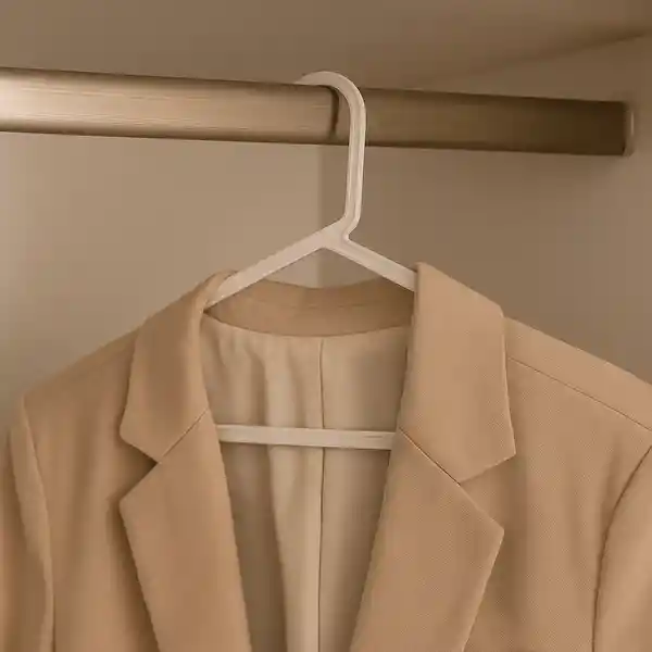 Gancho Para Ropa Beige Miniso