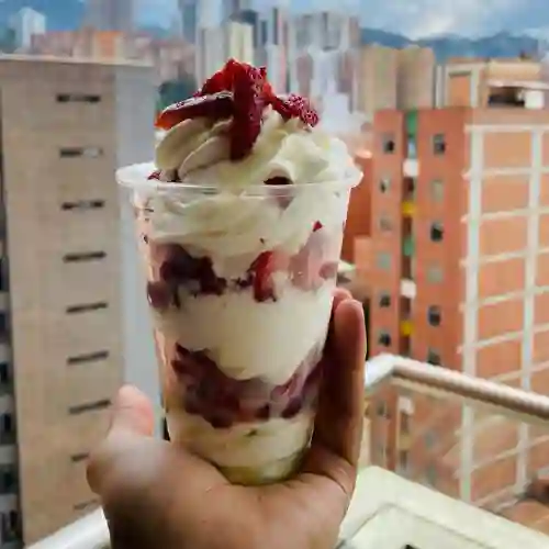 Fresas con Crema de 20 Onzas