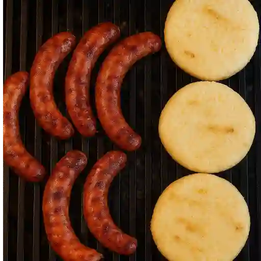 Chorizo con arepa
