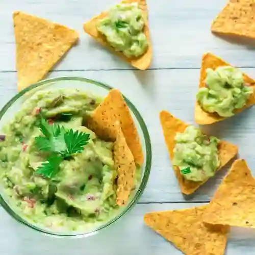 Nachos con Guacamole