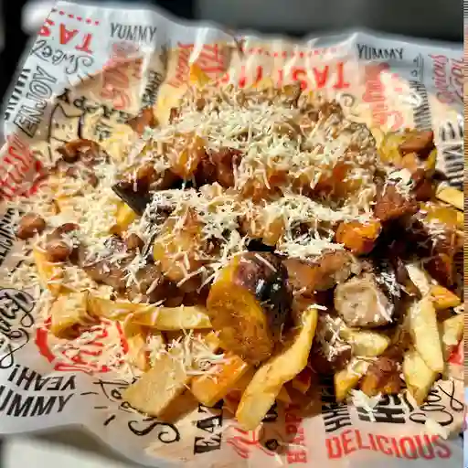 Papas con chicharrón montañero