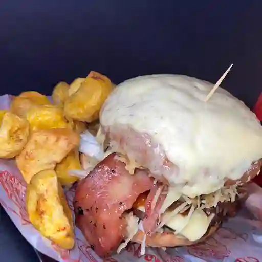 Hamburguesa artesanal quesudita+papas