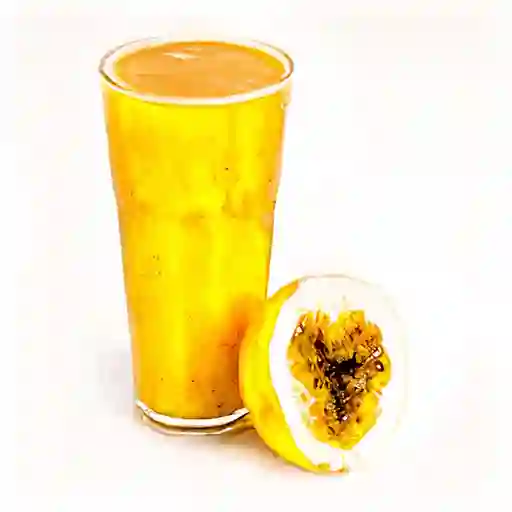 Jugo de maracuyá en agua